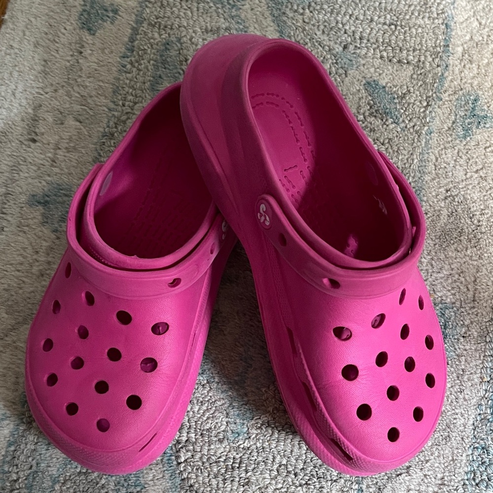 LADIED FAUX CROCS PINK CLOGS SZ 9 Excellent